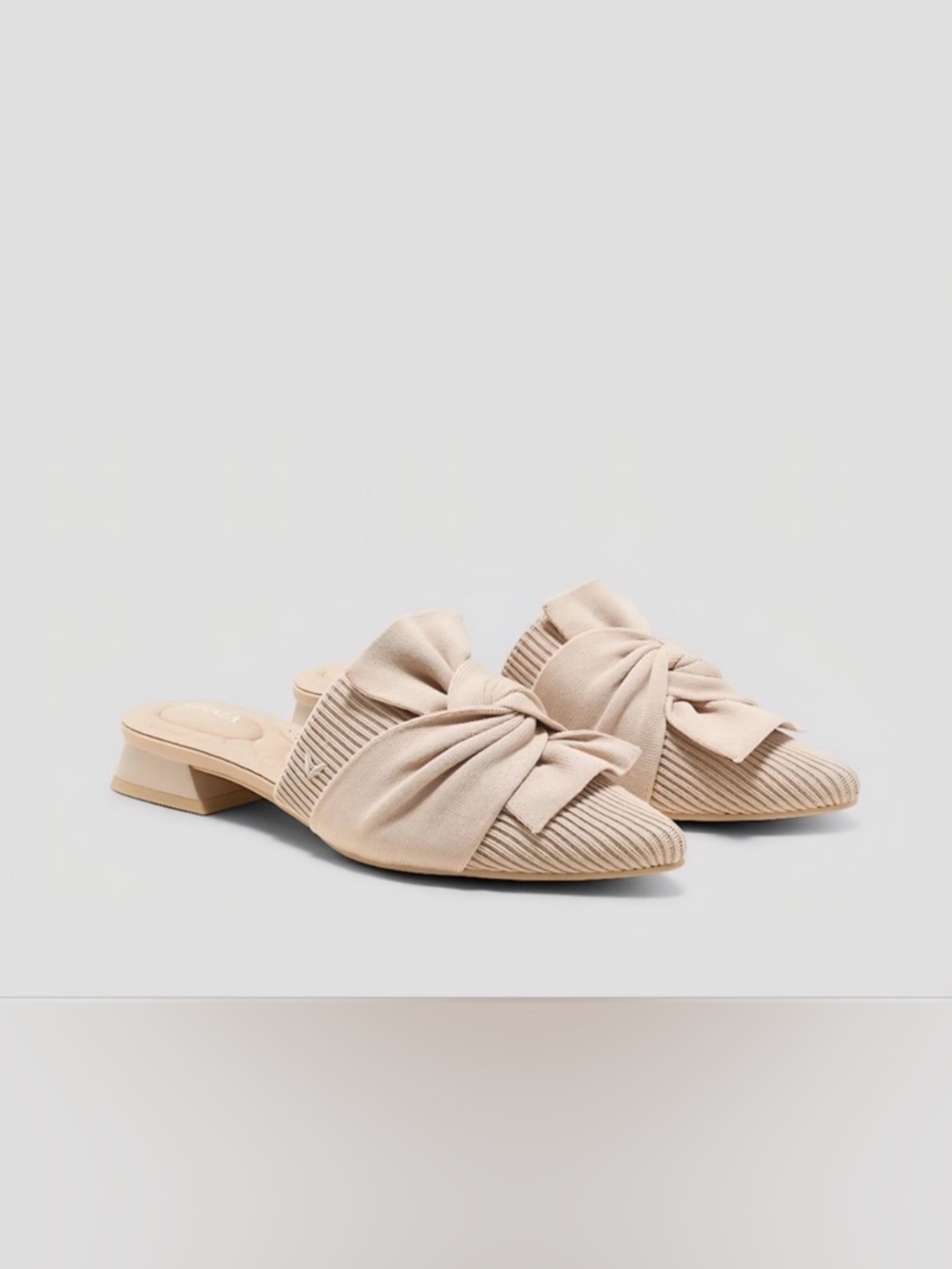 Vivaia Women's Knotted Slip-On Mules in Nude